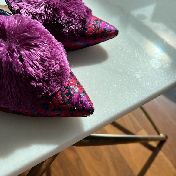 Aquazzura Size 6.5 powder puff pompom slippers - Picture 3 of 4